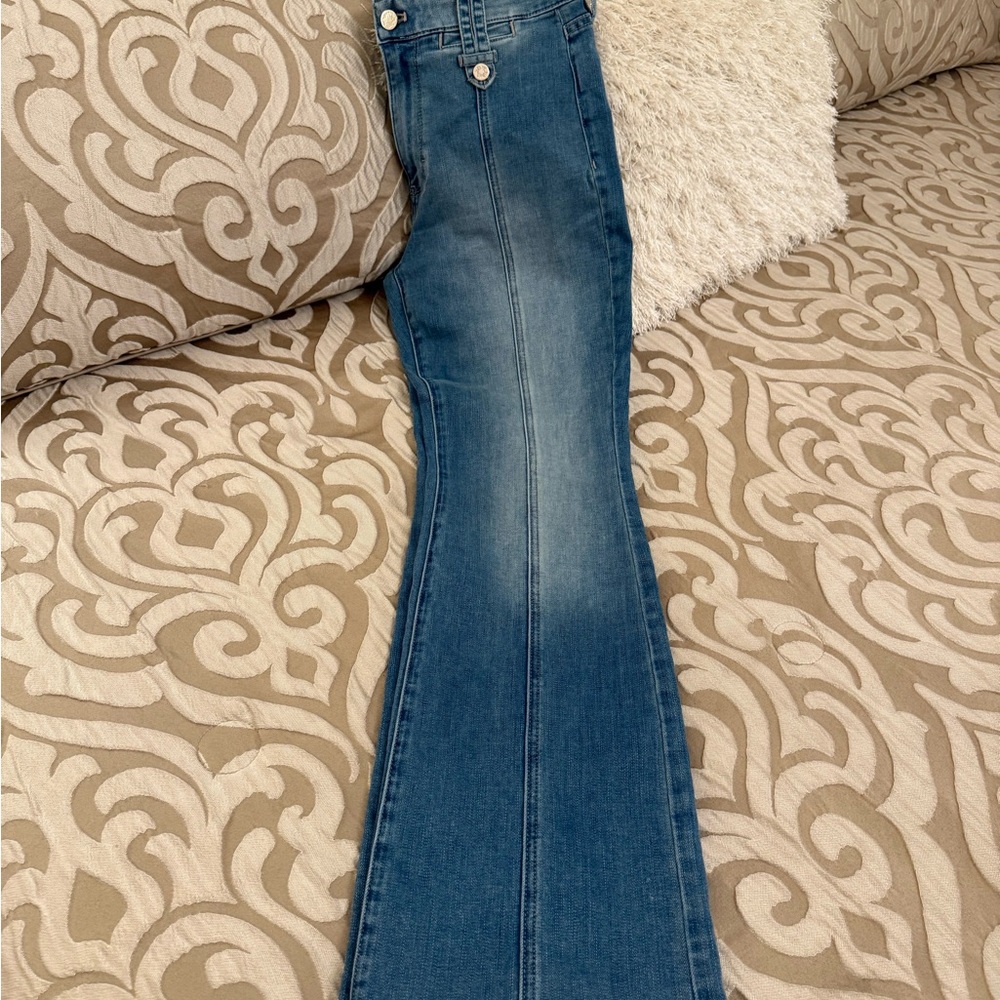 Whitehouse Blackmarket jeans. Boot cut hight rise size 4 short. - Picture 3 of 12